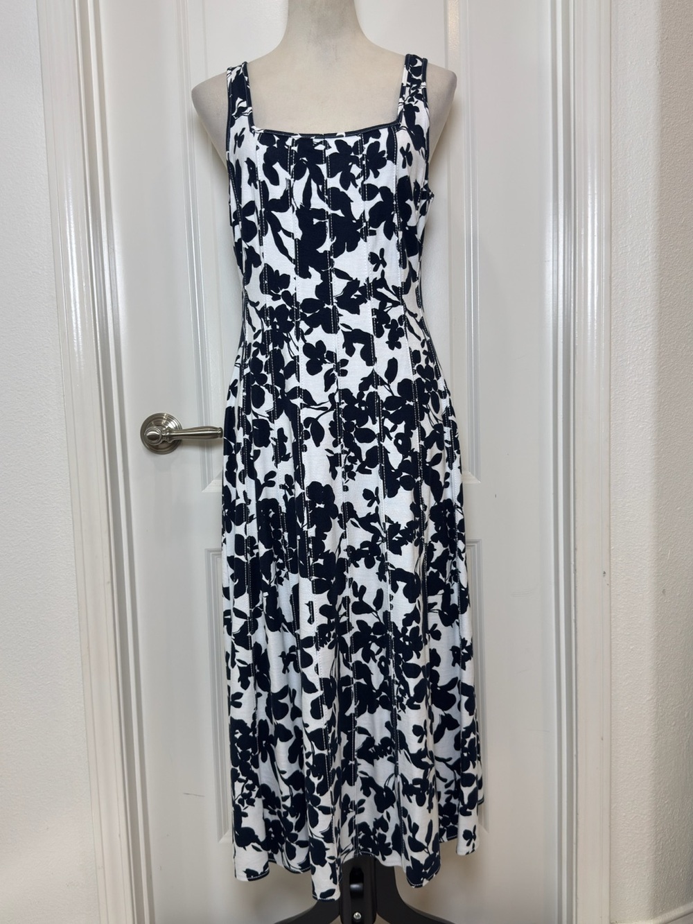 LOFT Navy and White Floral Midi Dress Petite NWT